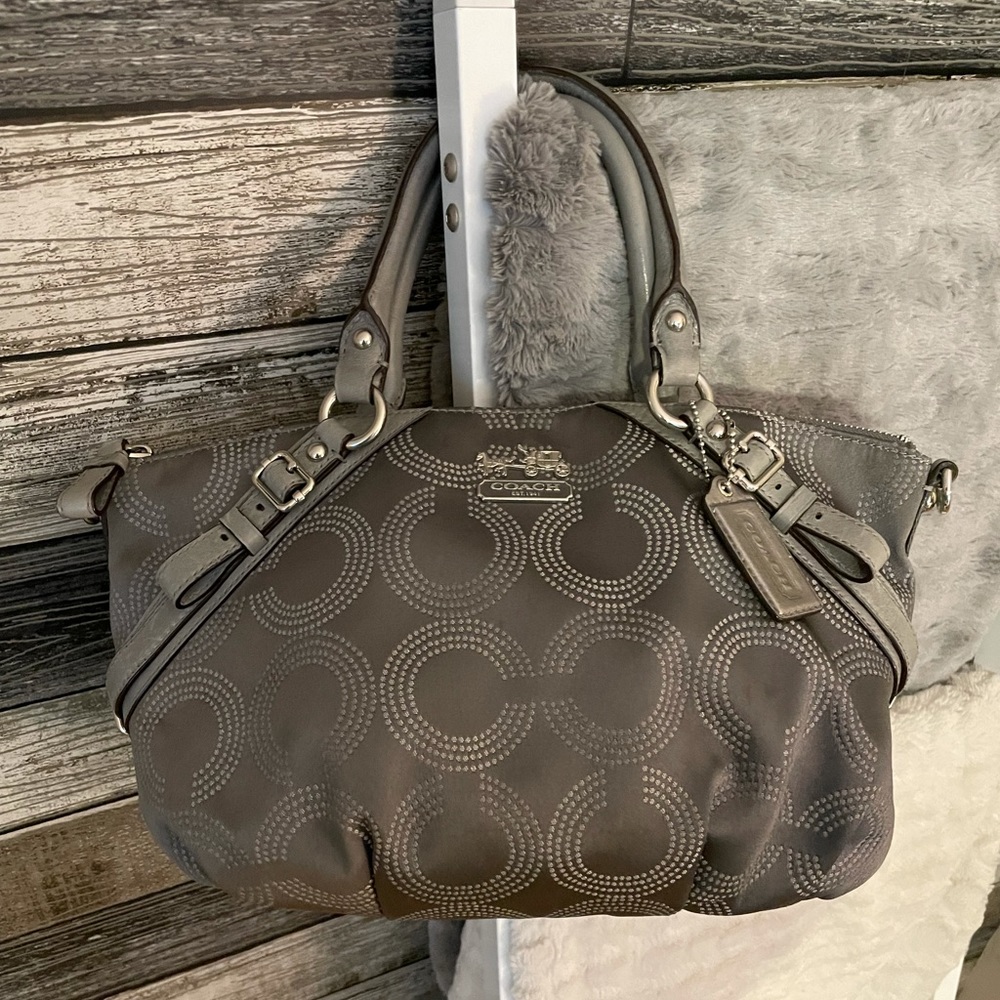 Coach: Silver Signature Coach Bag